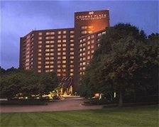 Crowne Plaza Ravinia Hotel